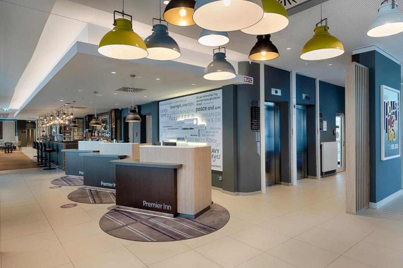 Premier Inn Frankfurt Westend Frankfurt am Main Exterior photo