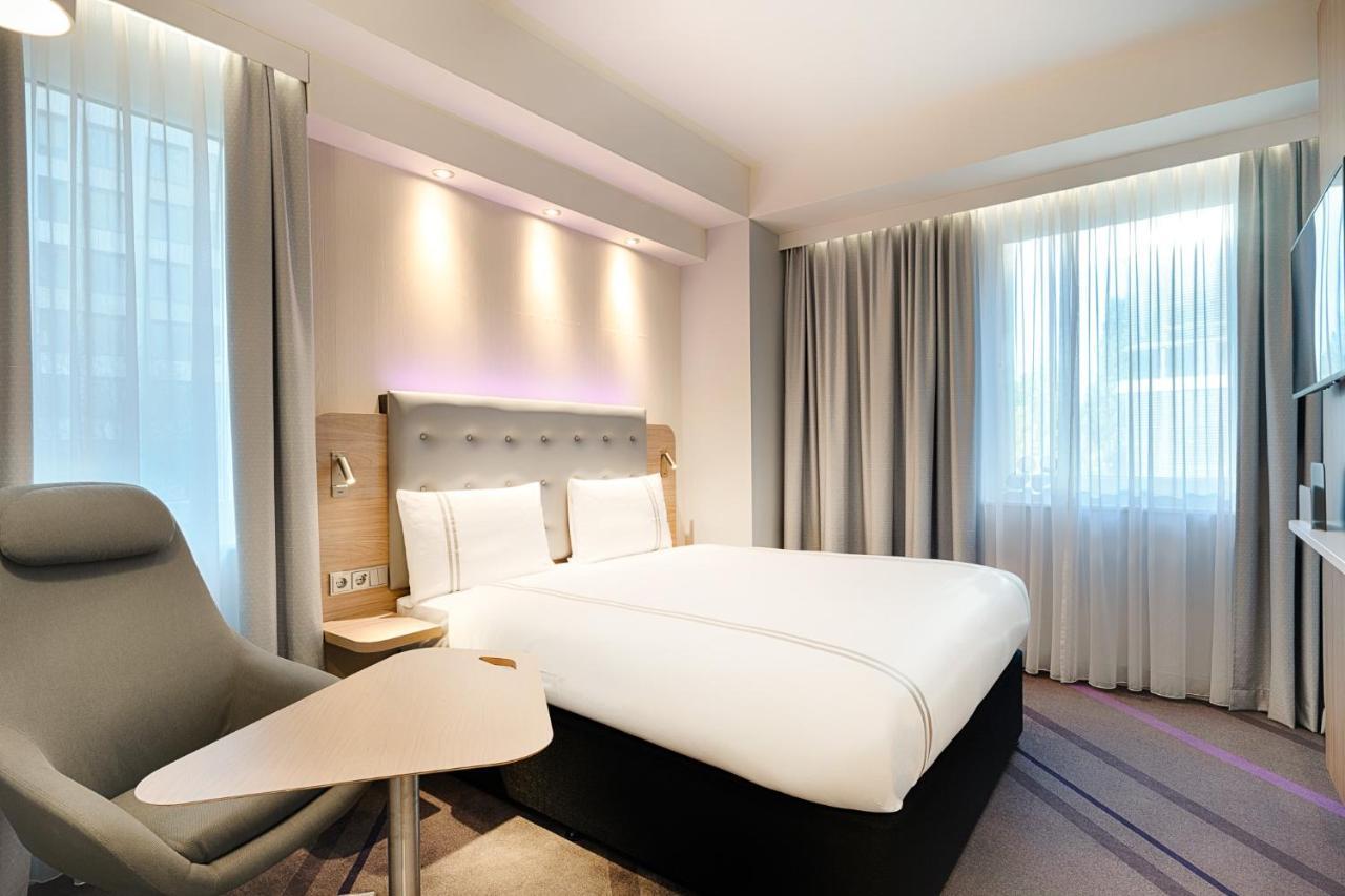 Premier Inn Frankfurt Westend Frankfurt am Main Exterior photo