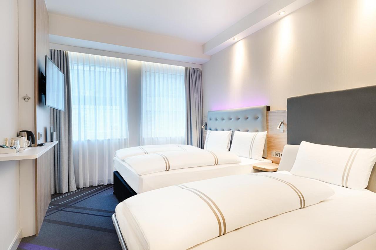 Premier Inn Frankfurt Westend Frankfurt am Main Exterior photo